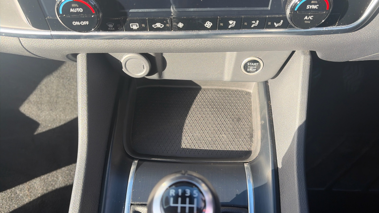 Nissan Qashqai 1.3 DiG-T MH Acenta Premium 5dr Petrol Hatchback